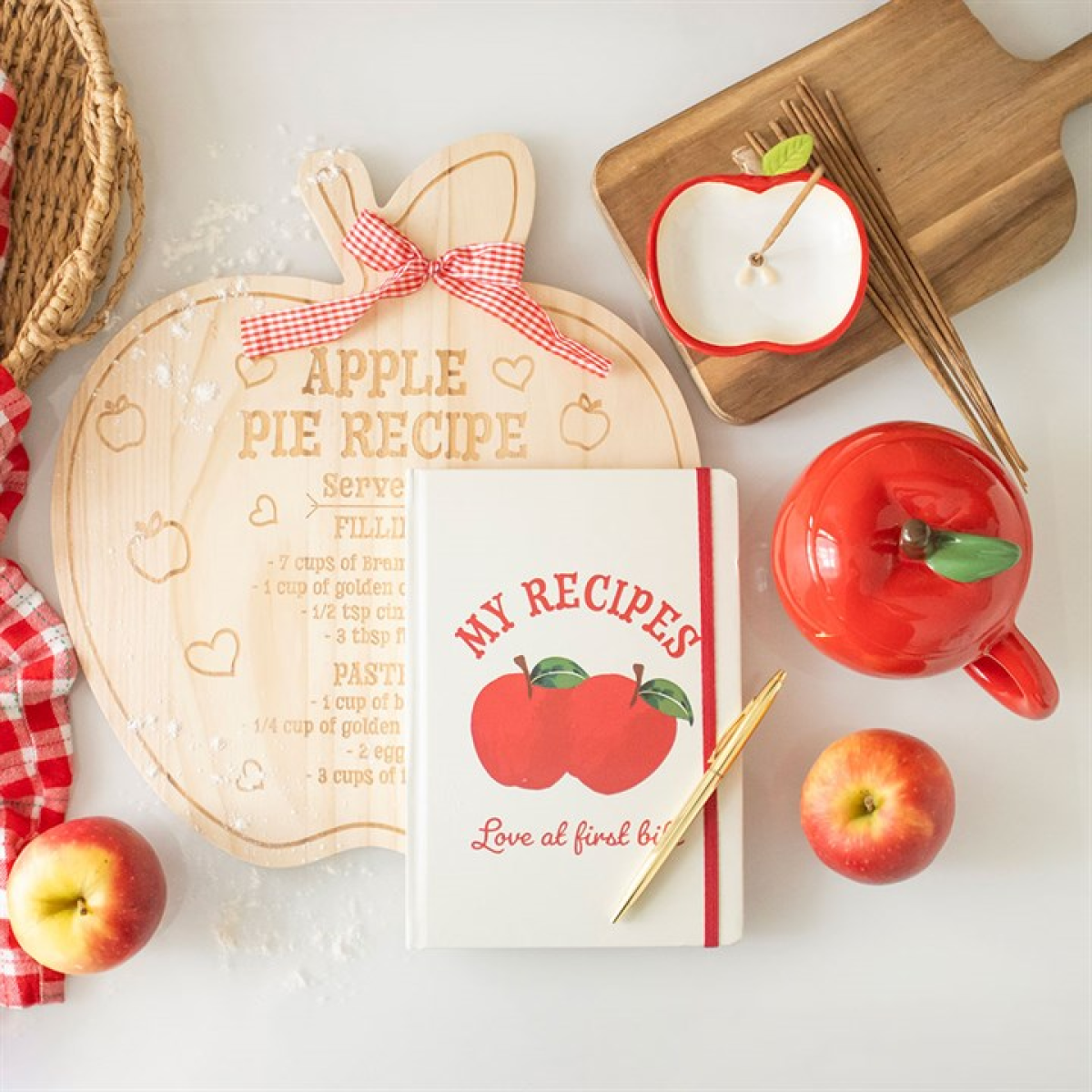 Apple Shaped Lidded Mug - Image 6